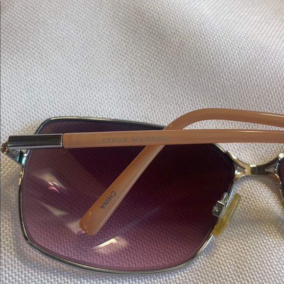Steve Madden Purple Tinted Sunglasses - Picture 3 of 7